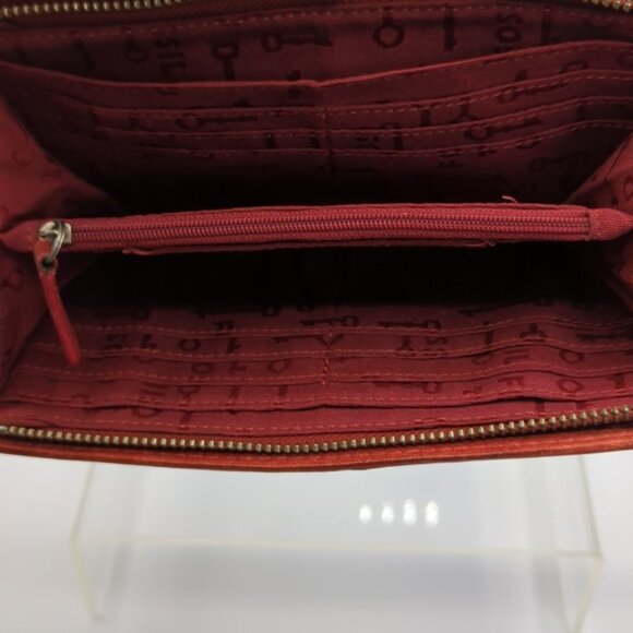 Fossil Maddox Continental Wallet Red Pepple Leather Zip Around - Picture 5 of 5